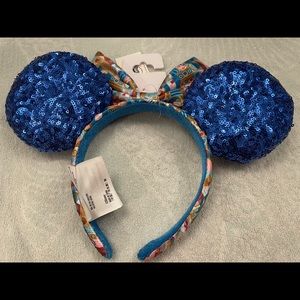Disneyland Club 33 “It’s a Small World” rare Minnie ears!  Brand new with tags!